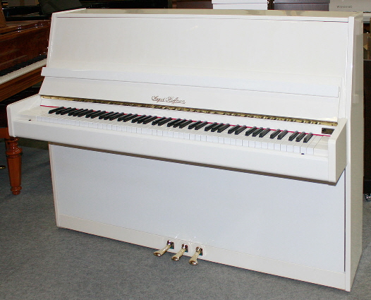 Klavier-August-Hoffman-111M-weiss-9804016-1-a
