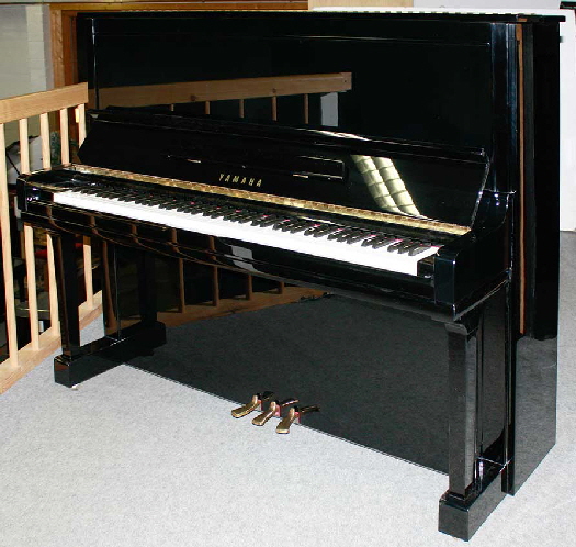Klavier-Yamaha-U300-schwarz-5318698-1-a